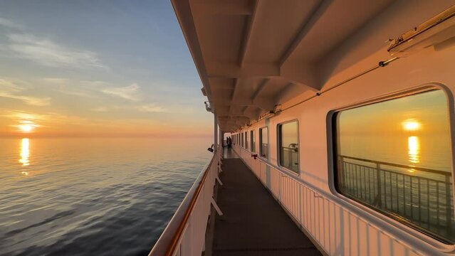 Bootsfahrt im Sonnenuntergang