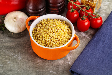 Dry ptitim heap in the bowl