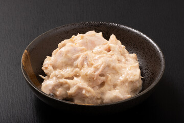 ツナマヨ　［ツナ　マヨネーズあえ）