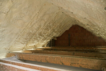 Polyurea Spraying, foam coating insulation of roof