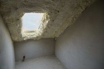 Polyurea Spraying, foam coating insulation of roof
