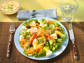 french salad, Salat, afrikanischer Salat, Ghana, gedeckter Tisch, gesund, westafrikanisches Gericht, 