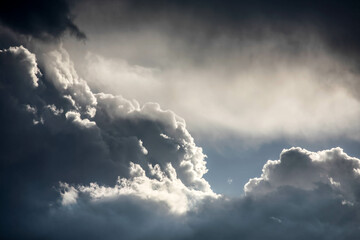 Obraz premium colorful dramatic sky with cloud at sunset.