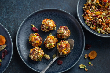sweet and healthy energy balls