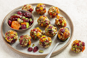 sweet and healthy energy balls