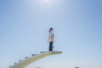 Obraz premium 旅する女性