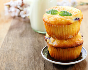 pastries dessert muffins with fresh berries