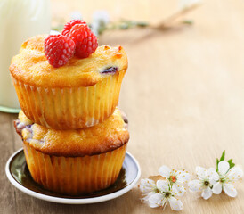pastries dessert muffins with fresh berries