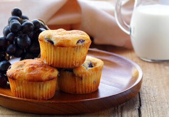 pastries dessert muffins with fresh berries