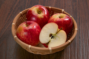 ニュージーランドの小粒な林檎、ロイヤルガラ
