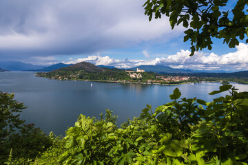 Parco della Rocca Borromeo di Arona in Piemonte con vista Castello di Angera