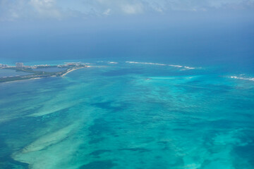 Obraz premium aerial panoramic of turquoise sea in Cancun, Mexico