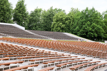 Tribune bei derSängerbühne, Laululava, für Musik und Tanzfestival  in Taru, Estland, der europäischen Kulturhauptstadt 2024