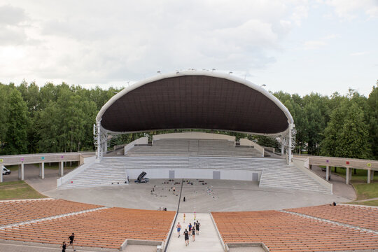 S&auml;ngerb&uuml;hne, Laululava, f&uuml;r Musik und Tanzfestival  in Taru, Estland, der europ&auml;ischen Kulturhauptstadt 2024