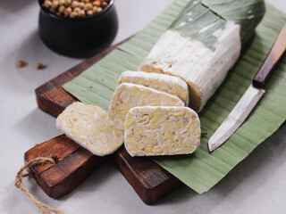 Tempeh or tempeh is a typical Indonesian food made from fermented soybeans in addition to yeast or 