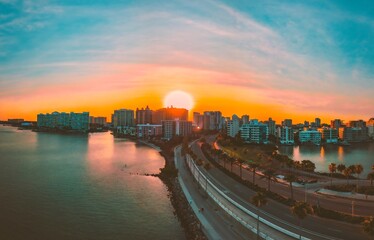 Naklejka premium sunrise over downtown