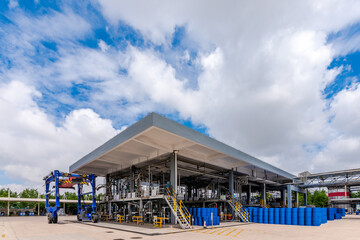 Filling equipment for petrochemical plants