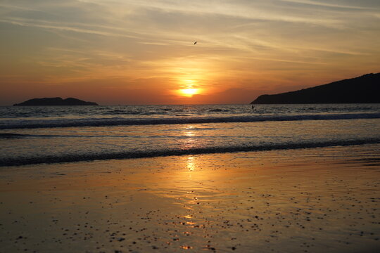 Nascer do sol na Praia dos Ingleses Florian&oacute;polis