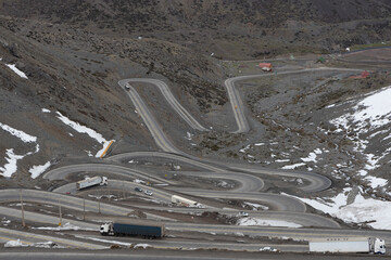 Fototapeta premium Famous road in Chile, as know as Estrada de Los Caracoles.