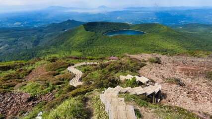 韓国岳からみた大浪池