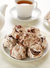 Chocolate meringue cookies