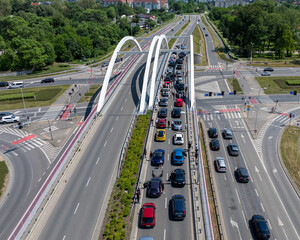 Samochody na moscie we Wroclawiu © sopthedrone