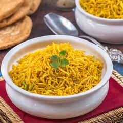 Barik sev or besan sev