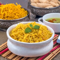 Barik sev or besan sev