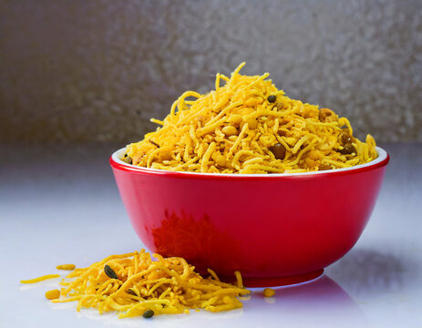 Barik sev or besan sev