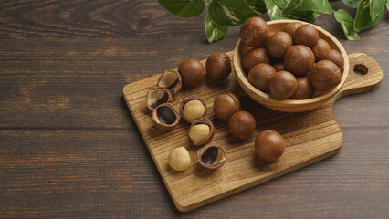 殻つきマカダミアナッツ