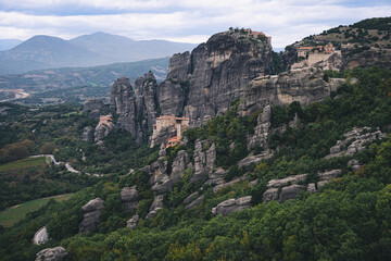 Naklejka premium メテオラの修道院群と奇岩群の眺望