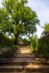 Jardin adjacent au château de Bruniquel, sur les hauteurs du village médiéval