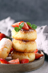 cheesecakes with fresh berries for breakfast healthy eating