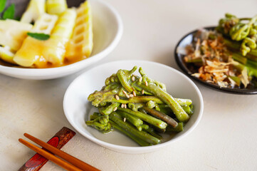 ワラビの酢味噌和え