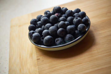 borówka amerykańska na talerzu  © Marcin Łazarczyk