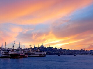 Obraz premium Sunset in Istanbul. Cruise ships at sea. Eminönü district. Istanbul, Turkey