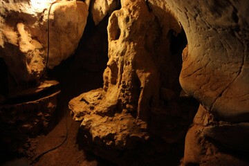 カンチャナブリの洞窟のお寺