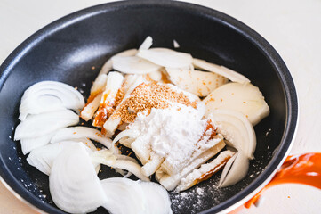 ちくわと玉ねぎの薄焼き作り