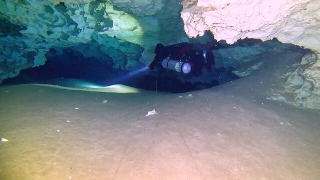 Cave Diving in Sand Dollar Sink Hole, Florida