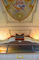Innenansicht der Pfarrkirche St. Nikolaus in Altstätten im Kanton St. Gallen der Schweiz