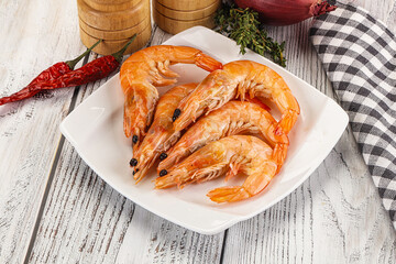 Gurmet king prawn in the bowl