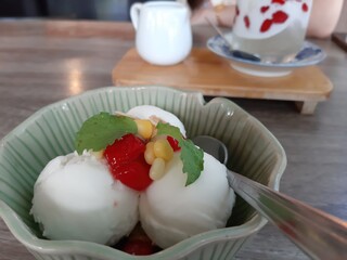 Coconut Ice Cream with Sweet Toppings