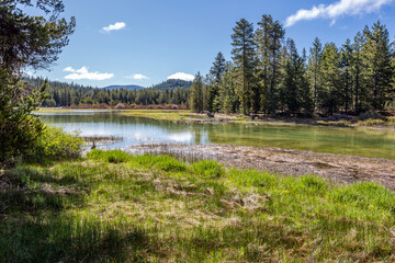 Alpine Paulina Lake landscape in Oregon