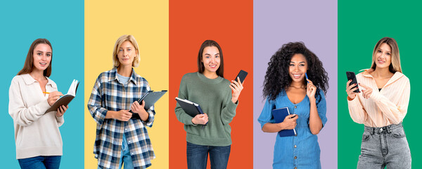 Obraz premium A group of five diverse women holding books and smartphones, sta