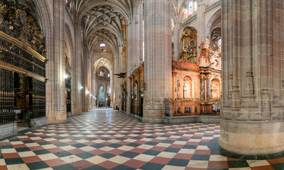Fototapeta premium view of the side nave and retrochoir of the Segovia Cathedral