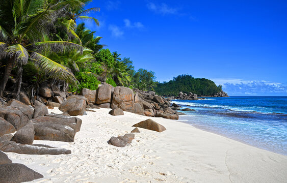 Anse Bazarca Beach