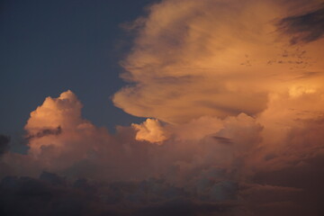 夕暮れ時の雲
