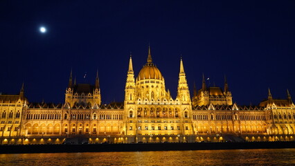 Fototapeta premium Illuminated Hungarian Parliament in Budapest - Winter 2023