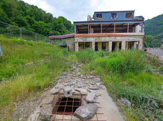 Nach der Flut, Überschwemmungsschaden