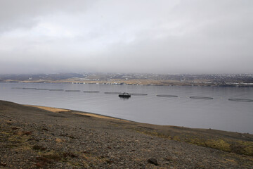 Landschaftsbild auf Island, Aquakultur